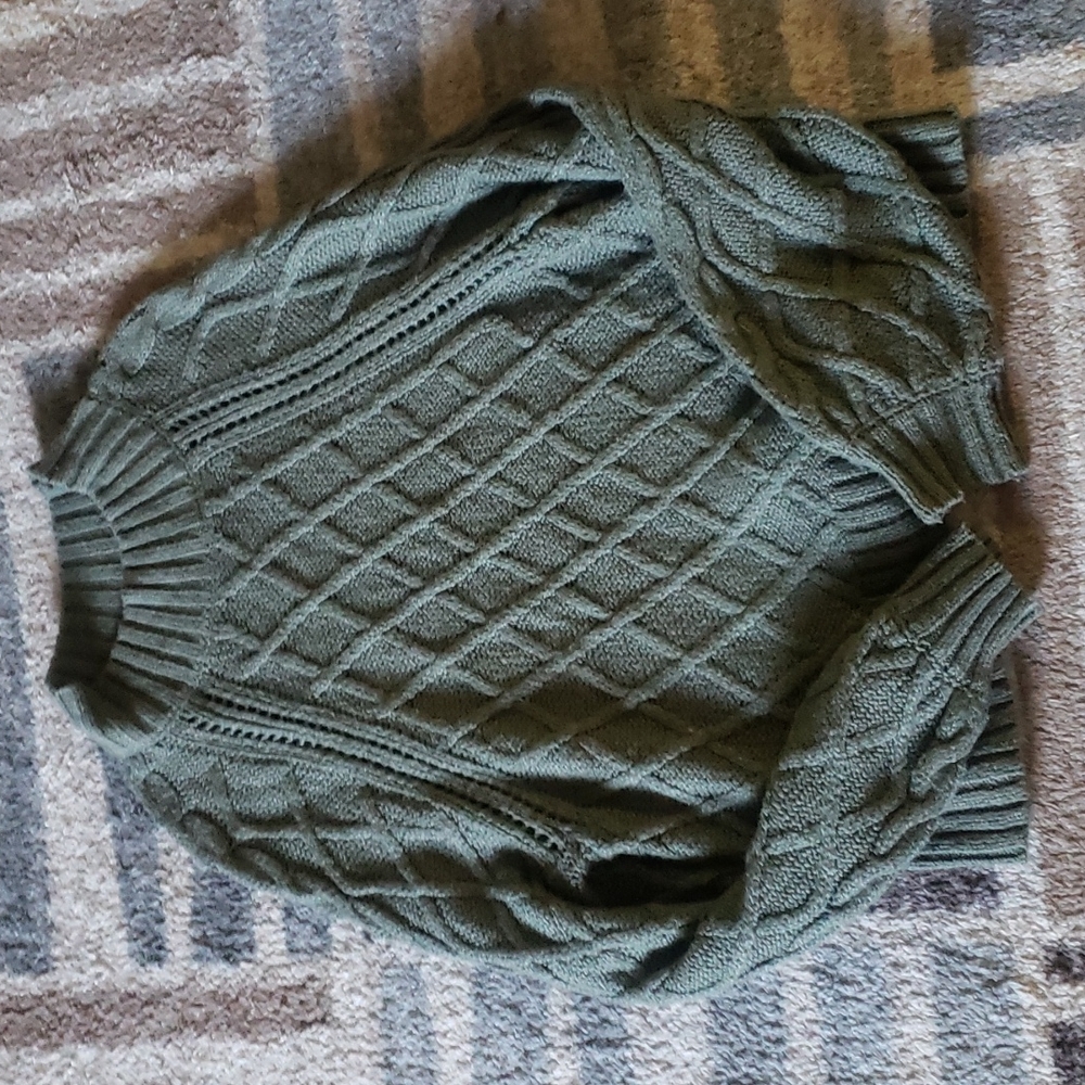American Eagle Sweater